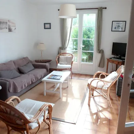Дом отдыха Maison De 3 Chambres Avec Jardin Clos Et Wifi A Martin De Re Сен-Мартен-де-Ре