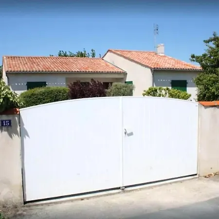 Дом отдыха Maison De 3 Chambres Avec Jardin Clos Et Wifi A Martin De Re Сен-Мартен-де-Ре